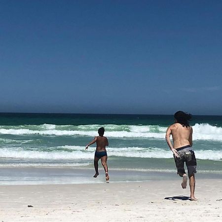 Três quartos na praia Cabo Frio Exterior foto